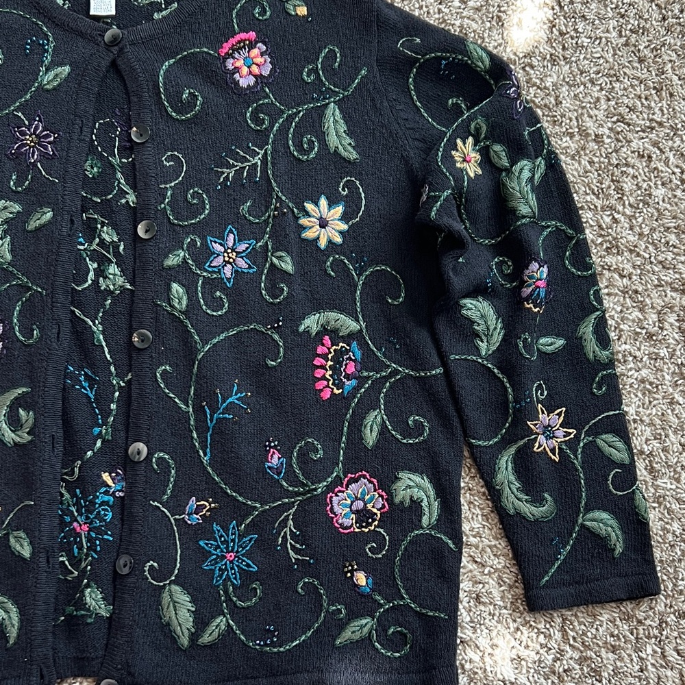 Vintage Talbots Black Sweater with Stunning Floral Embroidery & Beading! Size M - Picture 4 of 10